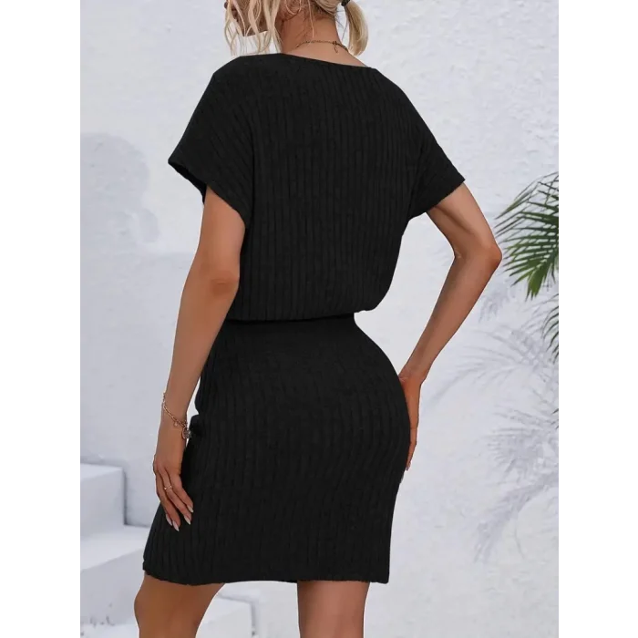 Kadın Kısa Kollu Yakası Açık Belden Lastikli Yandan Bağlamalı Kalın Fitilli Kaşkorse Elbise