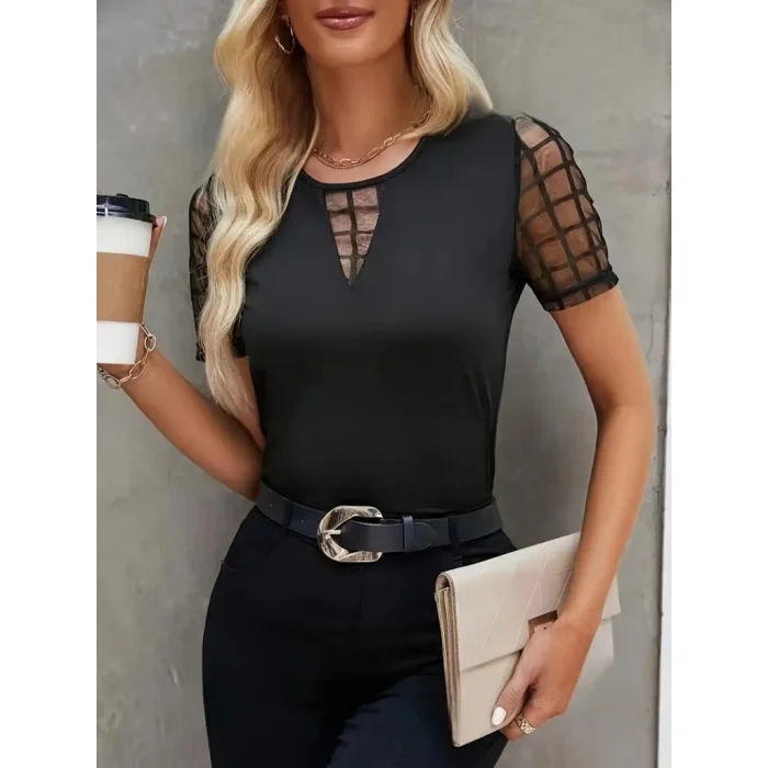 Kadın Kısa Kollu Yakası Açık Damla Ağ Tül Detaylı Viskon Bluz