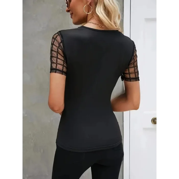 Kadın Kısa Kollu Yakası Açık Damla Ağ Tül Detaylı Viskon Bluz