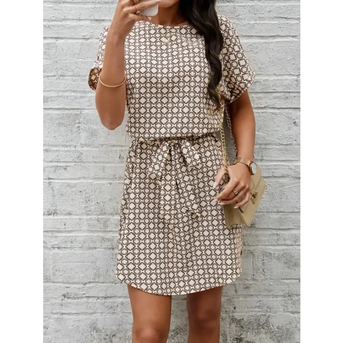 Kadın Kısa Kollu Yuvarlak Yaka Beli Kuşaklı Geometrik Desenli Süprem Elbise