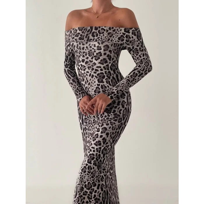 Kadın Madonna Yaka Dalgıç Kumaş Leopar Desen Maxi Boy Derin Yırtmaçlı Elbise