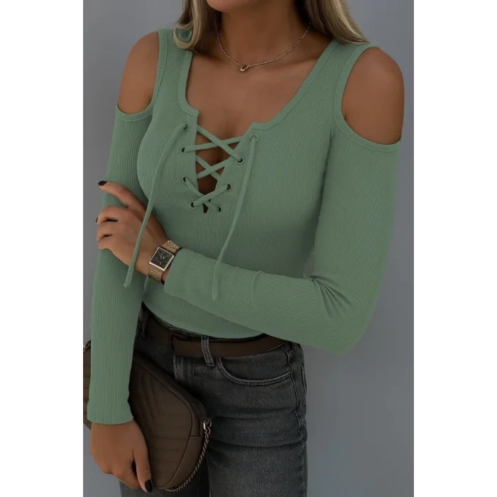 Kadın Omuzlardan Açık Uzun Kollu Bağcıklı Kaşkorse Bluz