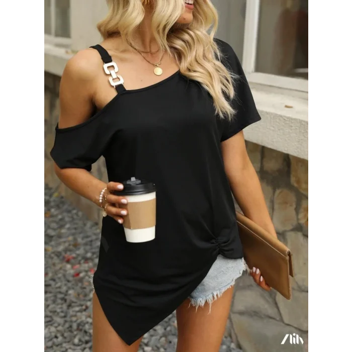 Kadın Tek Omuzu Açık Toka Detaylı Viskon Bluz