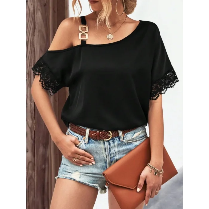 Kadın Tek Omuzu Askılı Kısa Kollu Toka Detaylı Dantelli Viskon Bluz