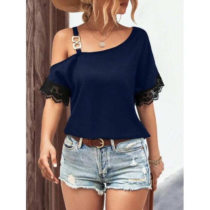Kadın Tek Omuzu Askılı Kısa Kollu Toka Detaylı Dantelli Viskon Bluz