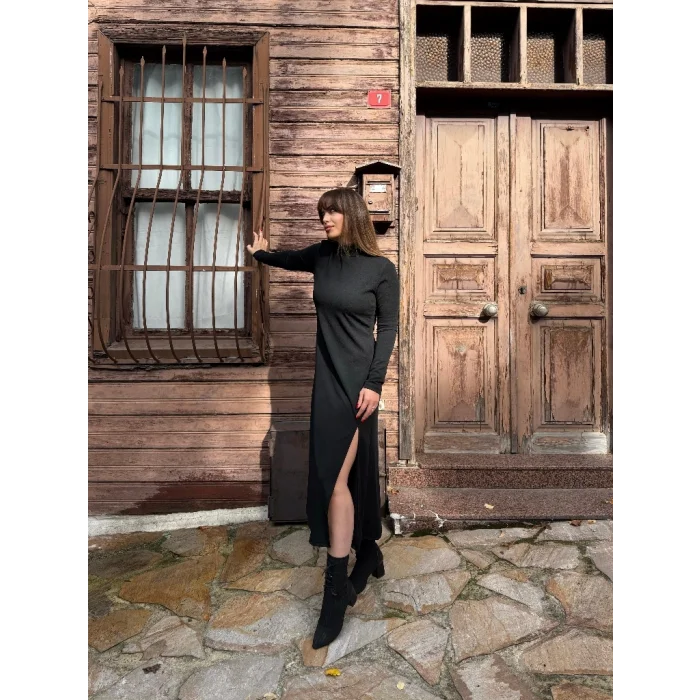 Kadın Uzun Kollu Balıkçı Yaka Derin Yırtmaç Detay Krep Elbise