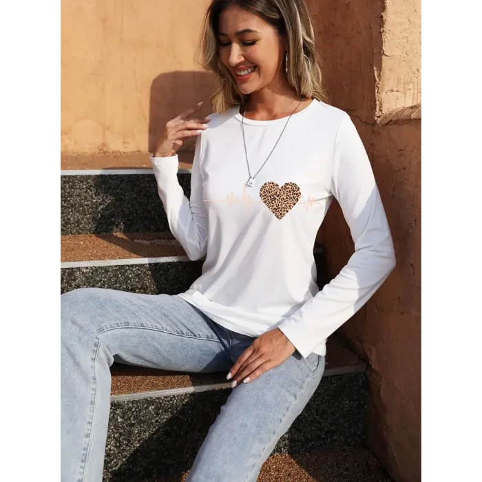 Kadın Uzun Kollu Bisiklet Yaka Kalp Desenli Bluz