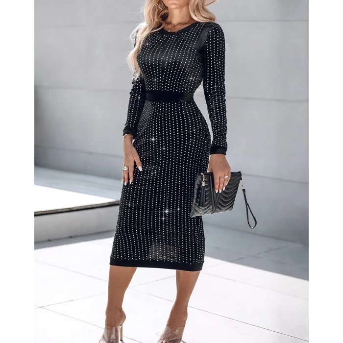 Kadın Uzun Kollu Bisiklet Yaka Taşlı Midi Kadife Elbise