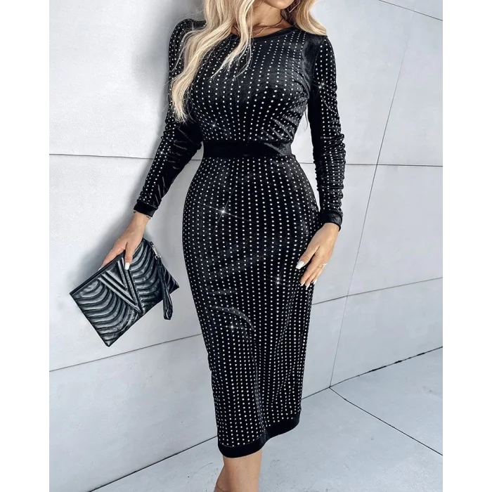 Kadın Uzun Kollu Bisiklet Yaka Taşlı Midi Kadife Elbise