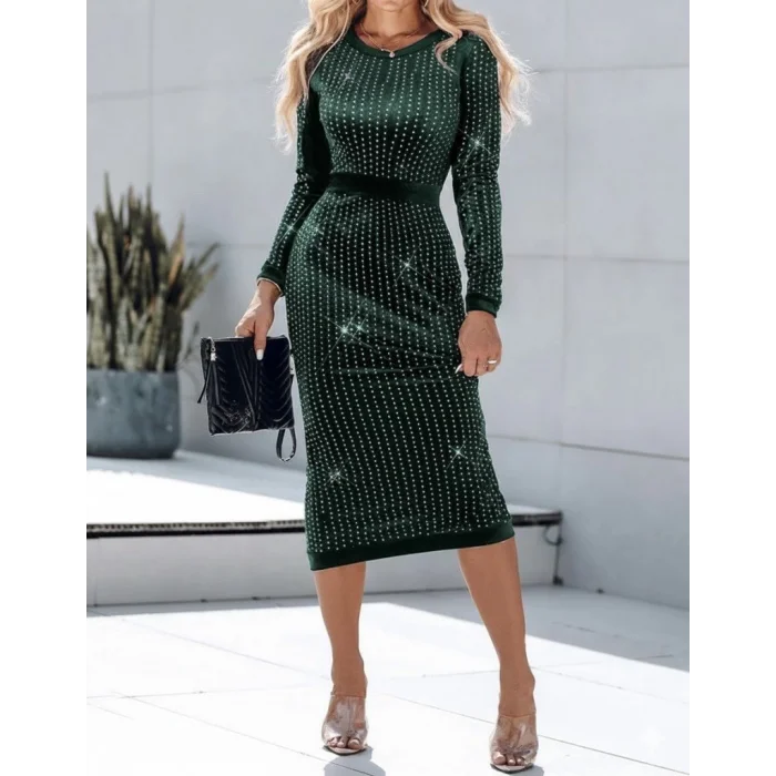 Kadın Uzun Kollu Bisiklet Yaka Taşlı Midi Kadife Elbise