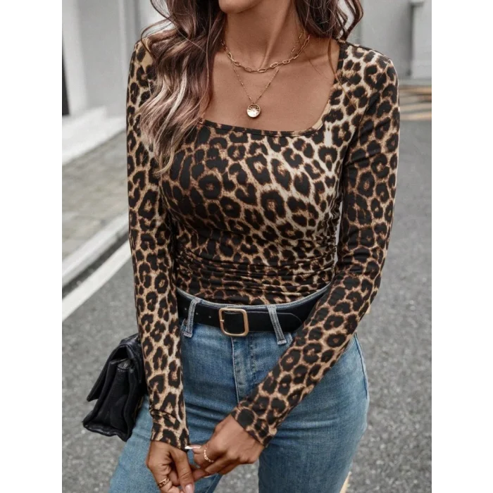 Kadın Uzun Kollu Kare Yakalı Leopar Desenli Dalgıç Bluz