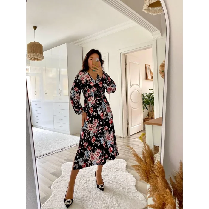 Kadın Uzun Kollu Kruvaze Yaka Beli Lastikli Yandan Yırtmaçlı Desenli Dalgıç Elbise