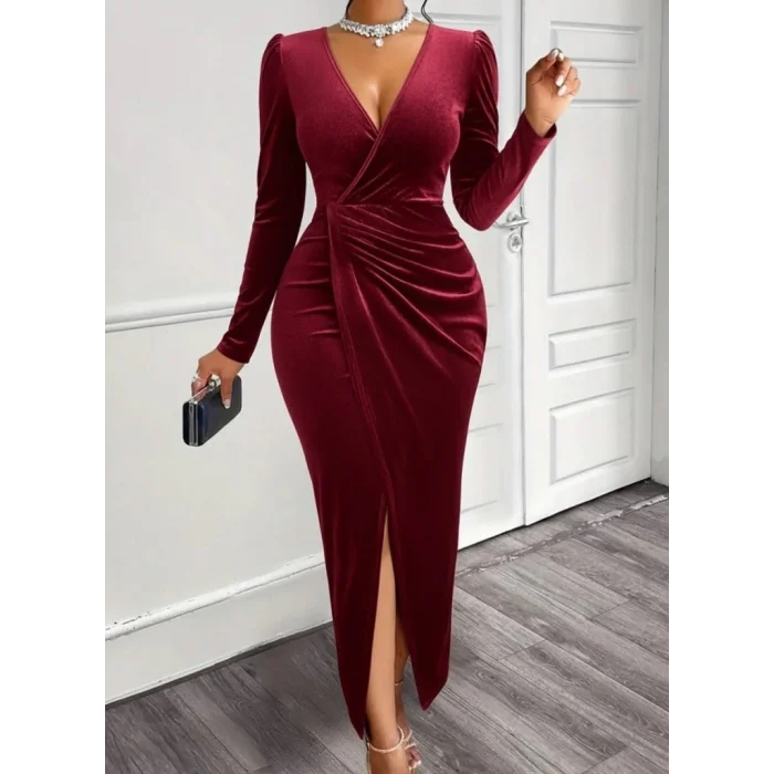 Kadın Uzun Kollu Kruvaze Yaka önünden çapraz Detaylı Uzun Kadife Elbise