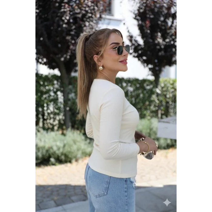 Kadın Uzun Kollu Kruvaze Yakalı Toka Detaylı Viskon Bluz