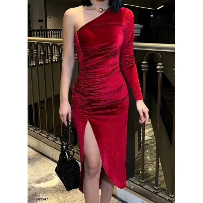 Kadın Uzun Kollu Omuz Dekolteli Büzgü Ve Asimetrik Yırtmaç Detay Elbise