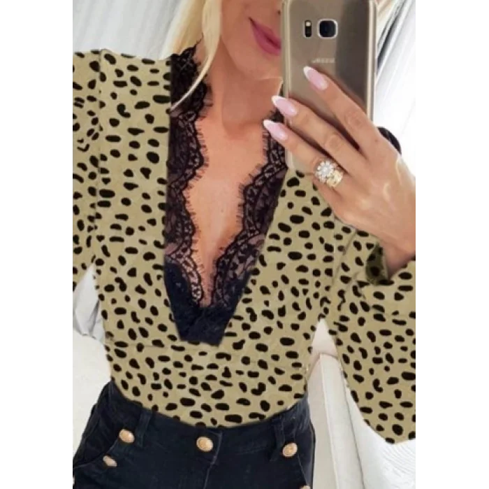 Kadın Uzun Kollu önden Derin Dantel Yaka Leopar Desenli Dalgıç Bluz