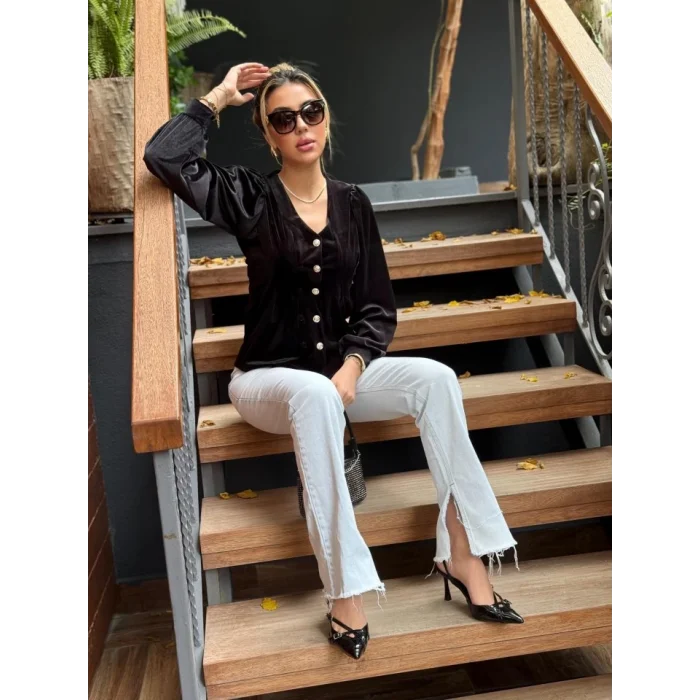 Kadın Uzun Kollu V Yakalı önden Düğmeli Kısa Kadife Bluz