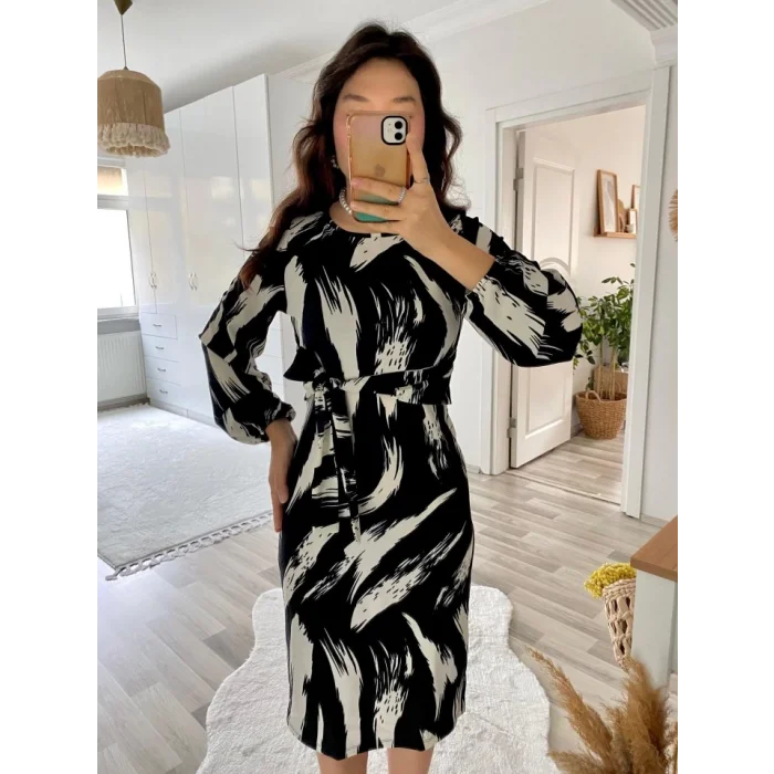 Kadın Uzun Kollu Yuvarlak Yaka Belden Kuşaklı Hazır Desenli Midi Krep Elbise