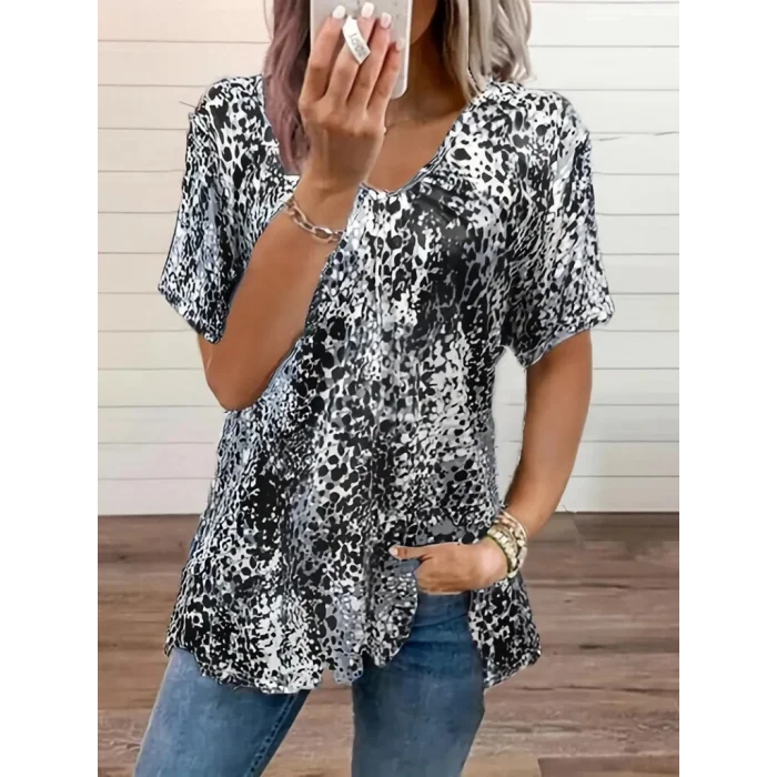 Kadın V Yaka Renkli Leopar Desen Büzgü Detay Süprem Bluz