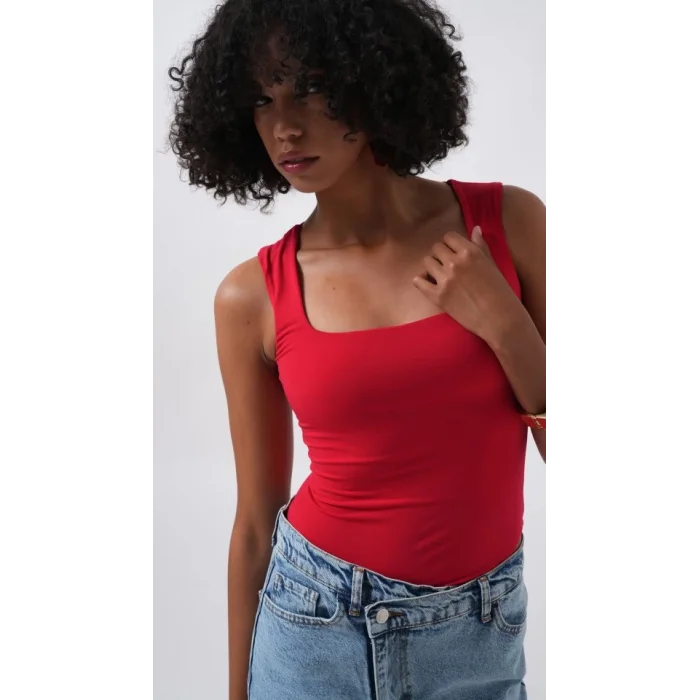 Kare Yaka Kalın Askılı Bodysuit