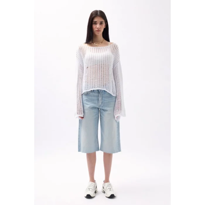 Kayık Yaka Ajurlu Bluz