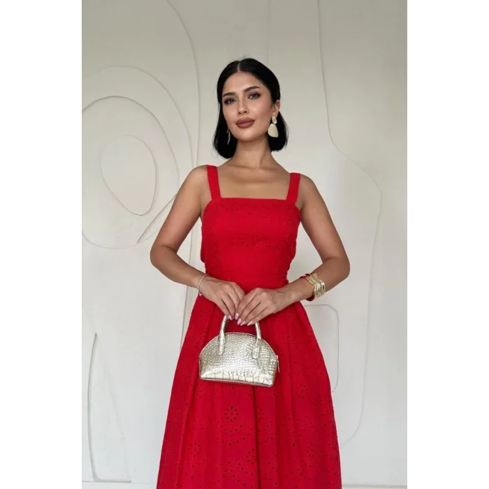 Kırmızı Askılı Aparatlı Brode Elbise