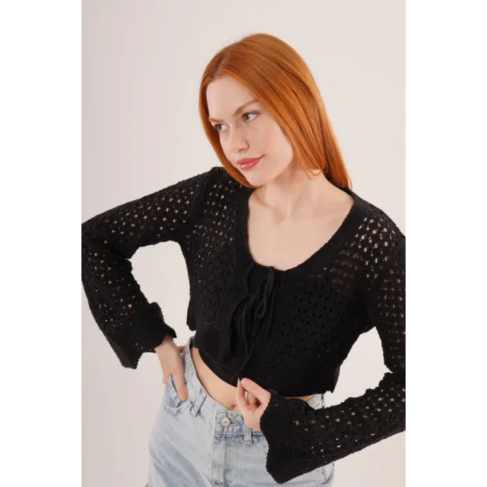 Ön Bağlamalı Ajurlu Crop Siyah Hırka