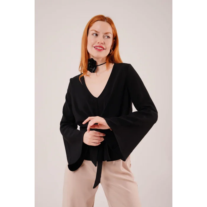 Ön Bağlamalı Volan Kol Siyah Bluz
