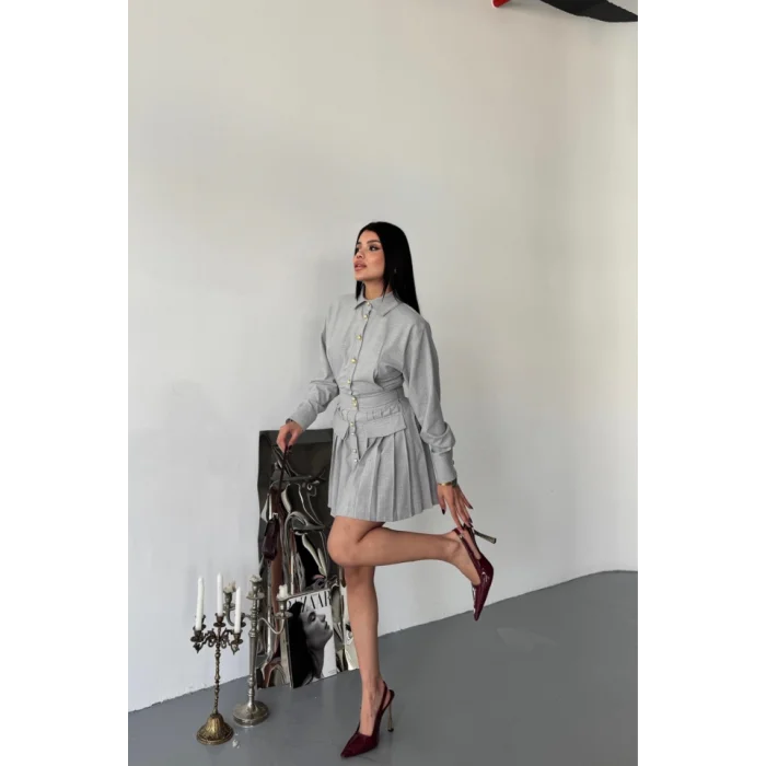 ÖNDEN GOLD DÜĞMELİ PİLELİ KISA ELBİSE - Gri