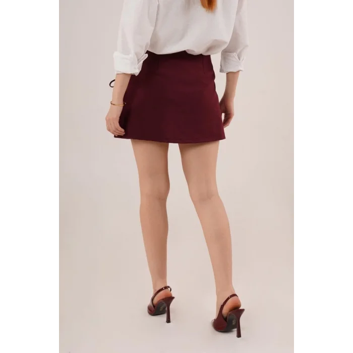 Önü Piliseli Yandan Bağlama Detaylı Bordo Mini Şort Etek