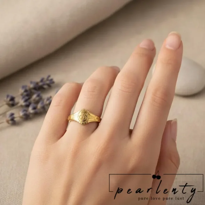 Pearleny Kadın, Harf Yüzük (R-100)