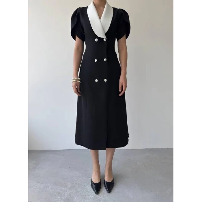 Reta Düğme Detaylı Elbise