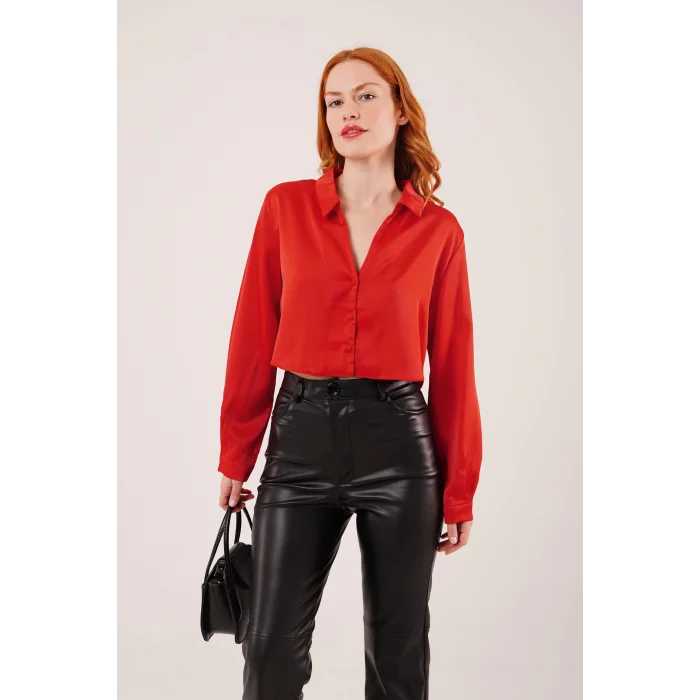 Saten Crop Model Kırmızı Gömlek