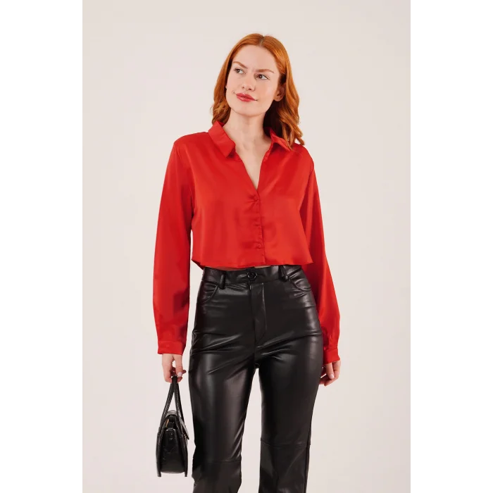 Saten Crop Model Kırmızı Gömlek