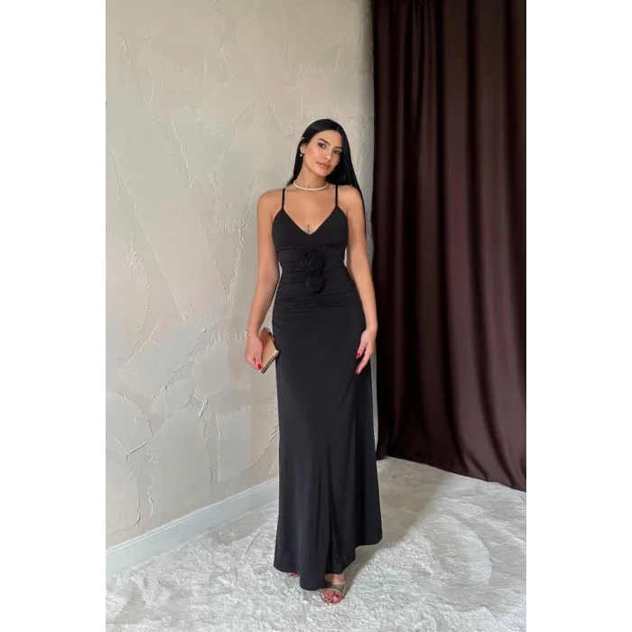 Siyah Büzgülü Uzun Güllü Elbise