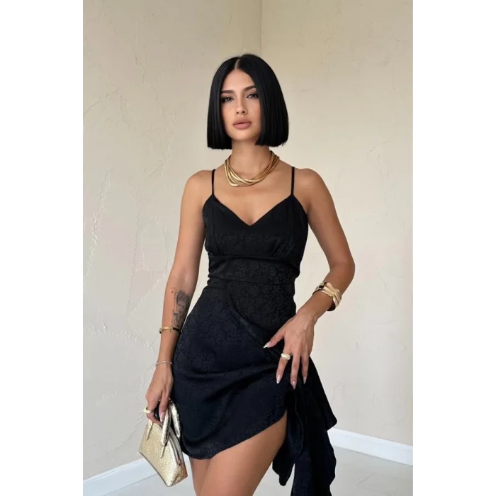 Siyah Jakarlı Asimetrik Elbise