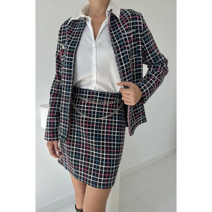 Siyah Önü Açık Ceket Ve Eteği Zincirli Takım