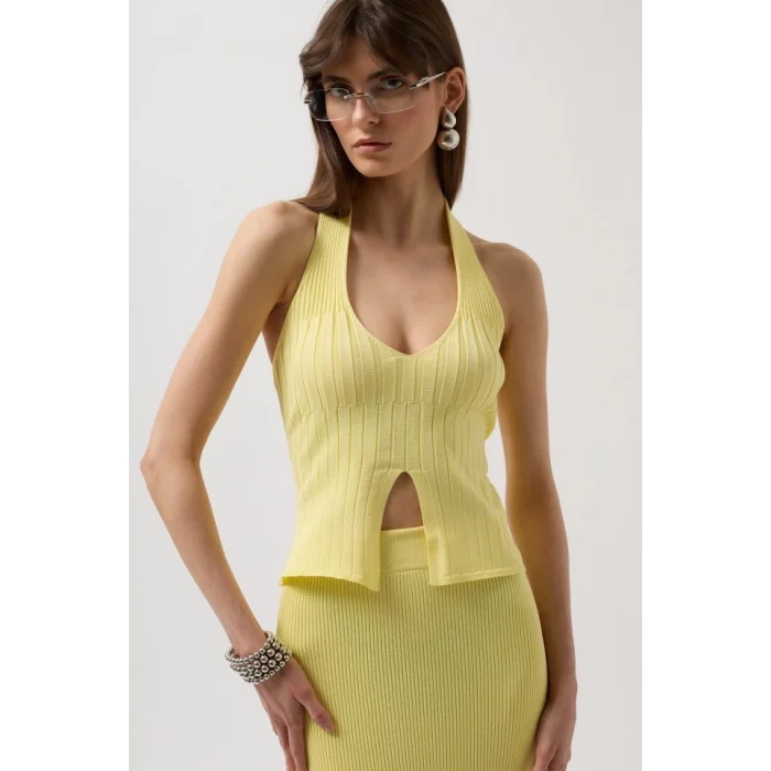 V Detay Dokulu Crop Bluz