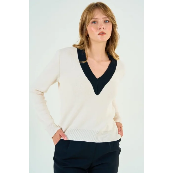 V Yaka Triko Kazak - Krem-Siyah