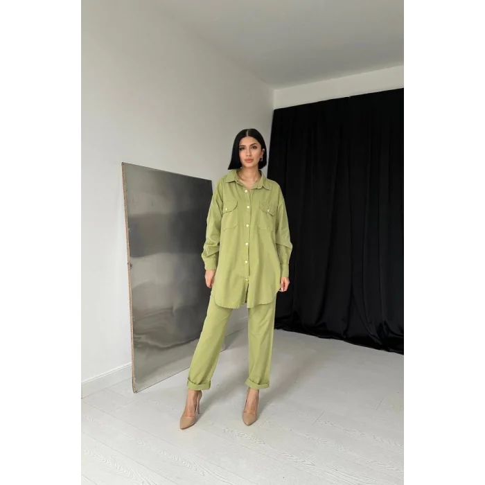 Yeşil Gömlek Ve Çıtçıtlı Pantolon Takım