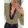 Kadın Uzun Kollu önden Derin Dantel Yaka Leopar Desenli Dalgıç Bluz