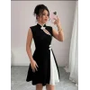 Kadın Yarım Balıkçı Yaka Pencere Dekolte Ve çift Renk Detay Mini Elbise