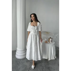 Beyaz Dantel Detaylı Brode Elbise