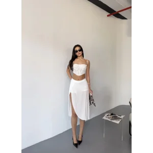 Çepli Şortlu Yırtmaçlı Etek - Beyaz