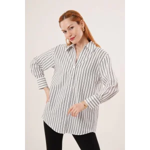 Çift Çizgi Geçişli Düğmeli Gri Gömlek