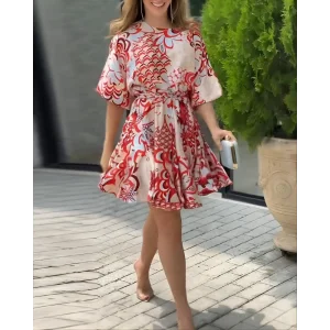 Kadın Kısa Balon Kollu Yuvarlak Yakalı Pileli Desenli Mini Elbise