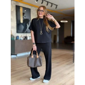 Kadın Kısa Kollu Bisiklet Yaka Omuzdan Düğmeli Viskon Iki Iplik Kısa Bluz Ve Pantolon Ikili Takım