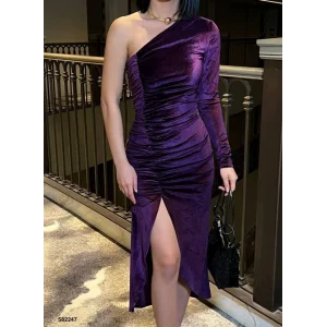 Kadın Uzun Kollu Omuz Dekolteli Büzgü Ve Asimetrik Yırtmaç Detay Elbise