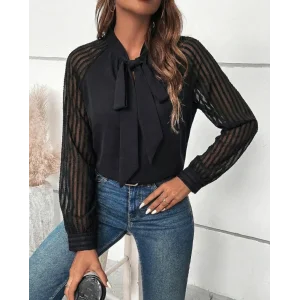 Kadın Uzun Kollu Reglan Kol Detaylı Tüllü Yakadan Bağlamalı Sandy Bluz