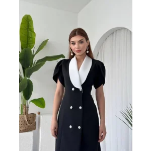 Reta Düğme Detaylı Elbise